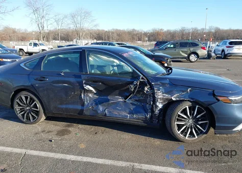 2025 Honda Accord Hybrid Touring z USA, uszkodzony, nr VIN 1HGCY2F80SA037918